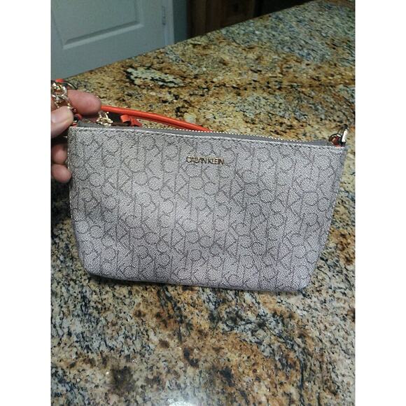 Calvin Klein Crossbody Monogram Logo Women’s Crossbody Bag Beige & Orange EUC - Picture 7 of 14